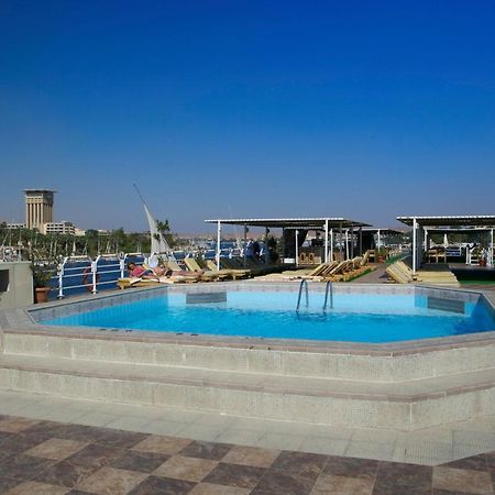 Nile Azur Hotel Luxor Exterior photo